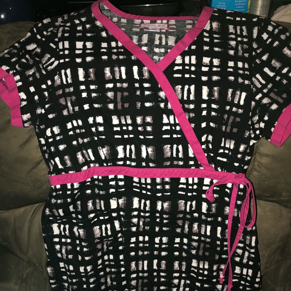 Koi medium scrub top
